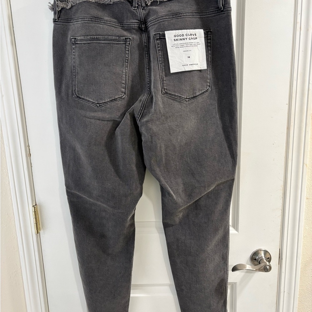 NWT Good American Good Curve Skinny Crop Charcoal Jeans - Picture 6 of 8